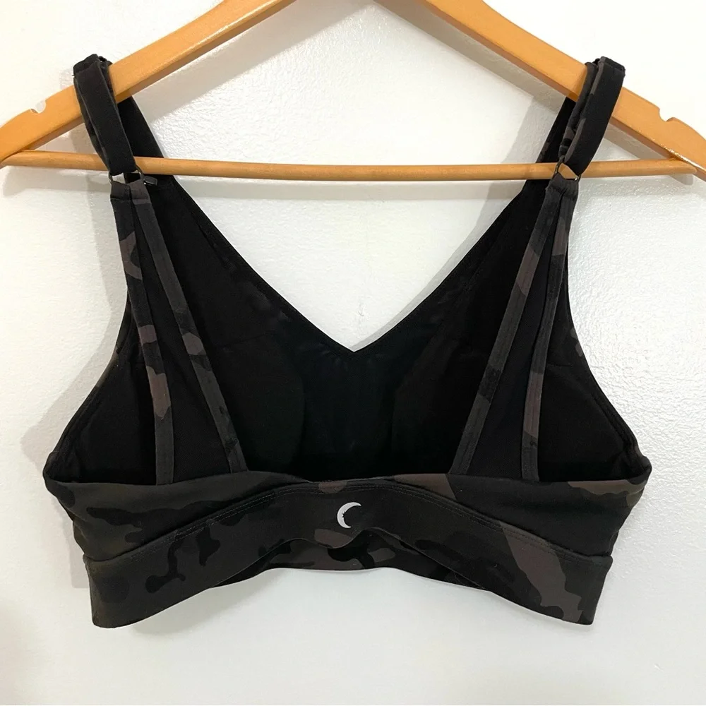 ZYIA Active Forest Camo Adjustable V Mesh Sports Bra Size S